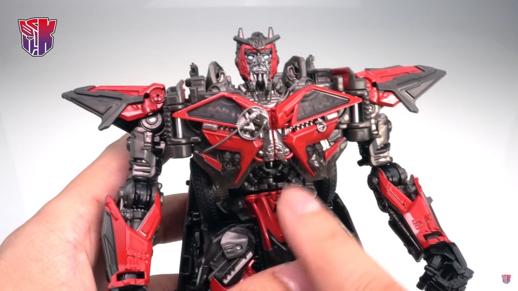Studio Series 61 Sentinel Prime Video Review And Images  (9 of 20)